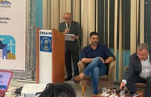 Petribu participa de mesa redonda sobre habitação e desenvolvimento sustentável